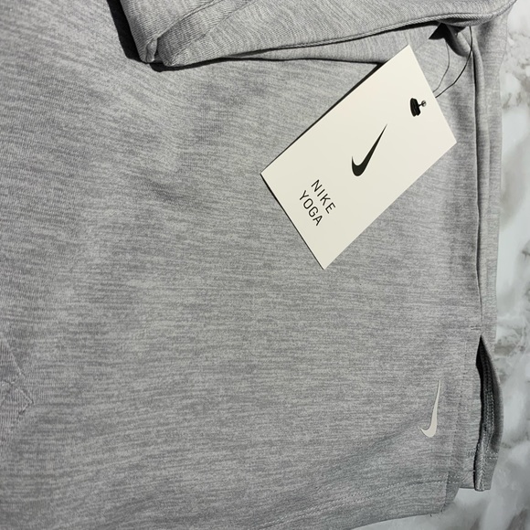 Grey Nike Crop Sweatshirt - 3X - Picture 4 of 6